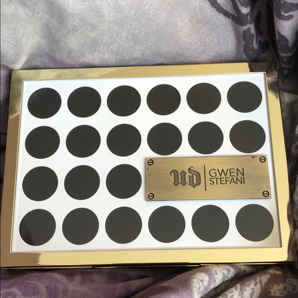 Urban Decay Gwen Stefani Limited Edition Palette